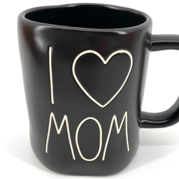 RAE DUNN- I 🖤 MOM mug! NWT